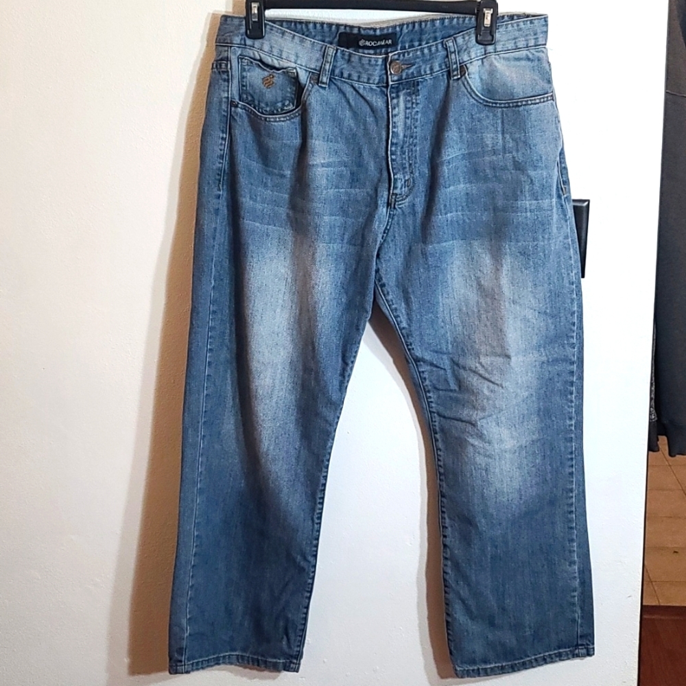 Rocawear men's vintage distressed whiskers jeans